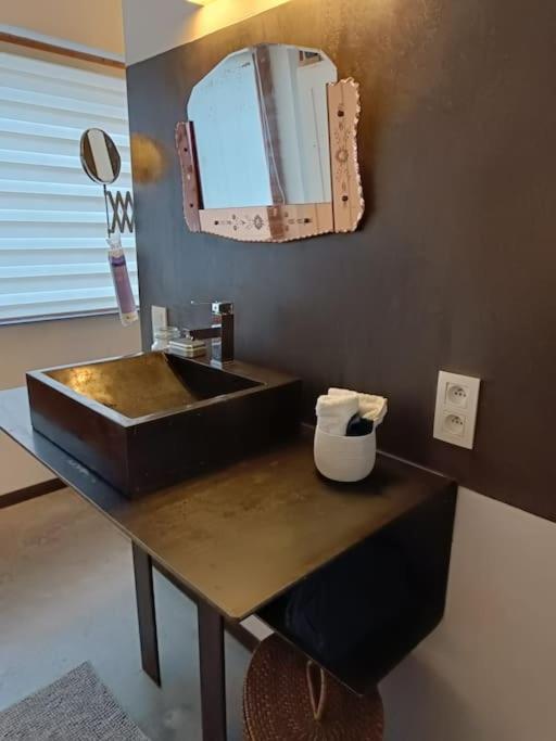 Loft, Parking Prive, Terrasse, Entree Independante Apartment Лиеж Екстериор снимка